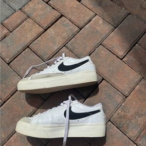 Nike White and Black Low-Tops